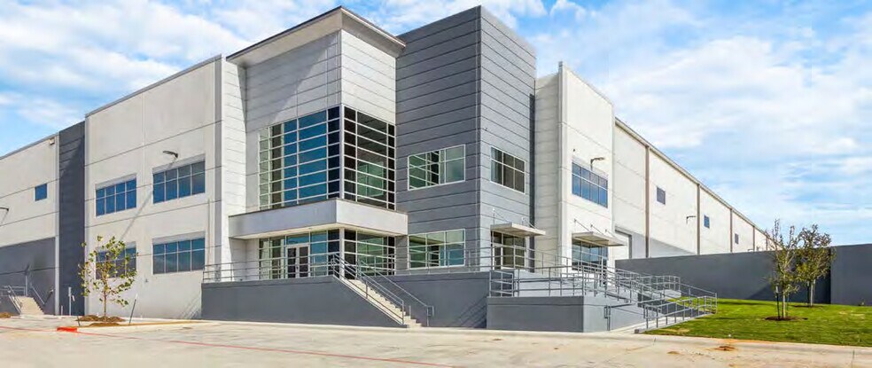 More Photos Of 9800 Decker Ln, Austin Warehouse For Lease