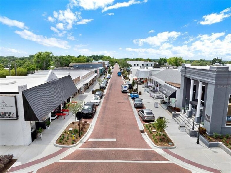 More Photos Of 658 West Ave, Clermont Restaurant For Lease