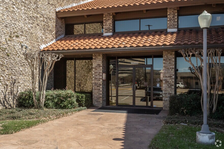 More Photos Of 14860 Montfort Dr, Addison Loft Creative Space For Lease