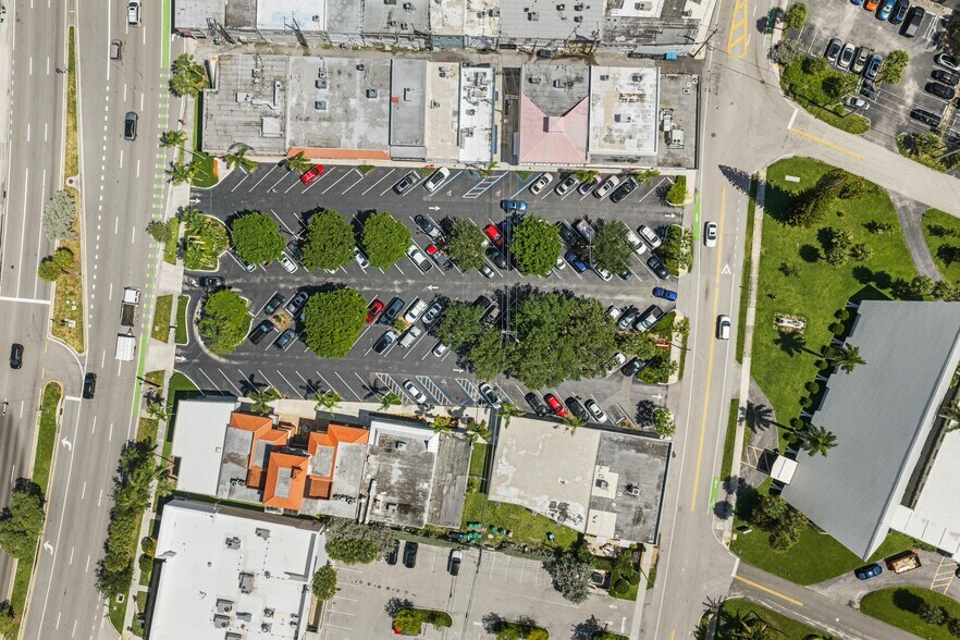 More Photos Of 3000 N Federal Hwy, Fort Lauderdale Storefront Retail Office For Sale