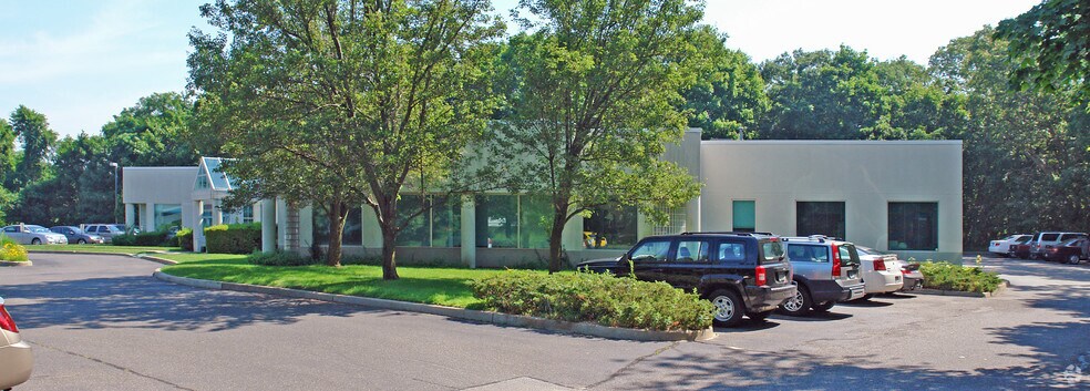 More Photos Of 1333 E Main St, Riverhead Medical For Lease