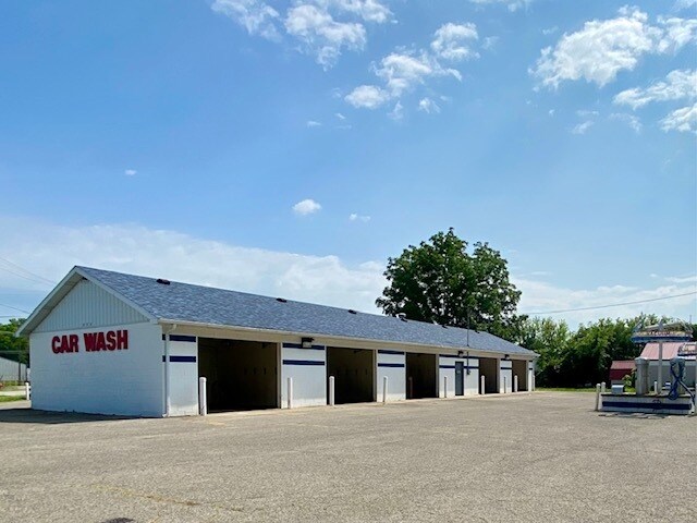 Primary Photo Of 901 W 9th St, Muncie Carwash For Sale