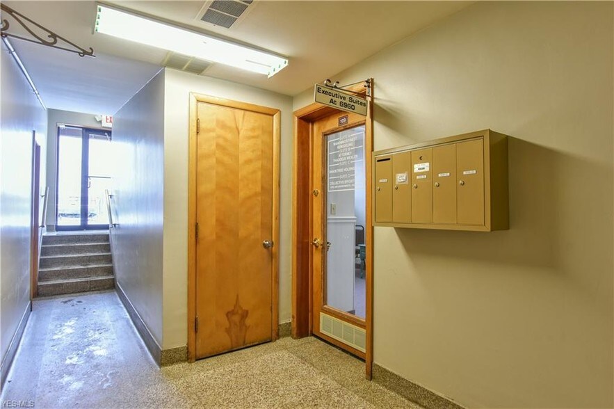 More Photos Of 6960 Market St, Youngstown Medical For Lease