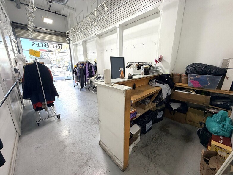 More Photos Of 790 E 12th St, Los Angeles Storefront For Lease