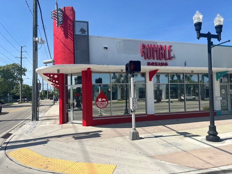 More Photos Of 2341 Hollywood Blvd, Hollywood Freestanding For Lease