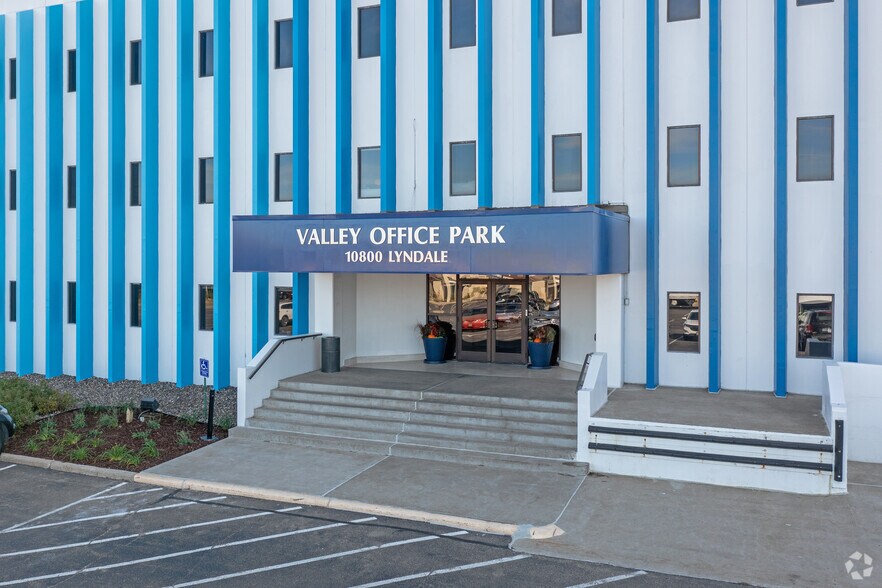 More Photos Of 10800 Lyndale Ave S, Bloomington Office For Lease