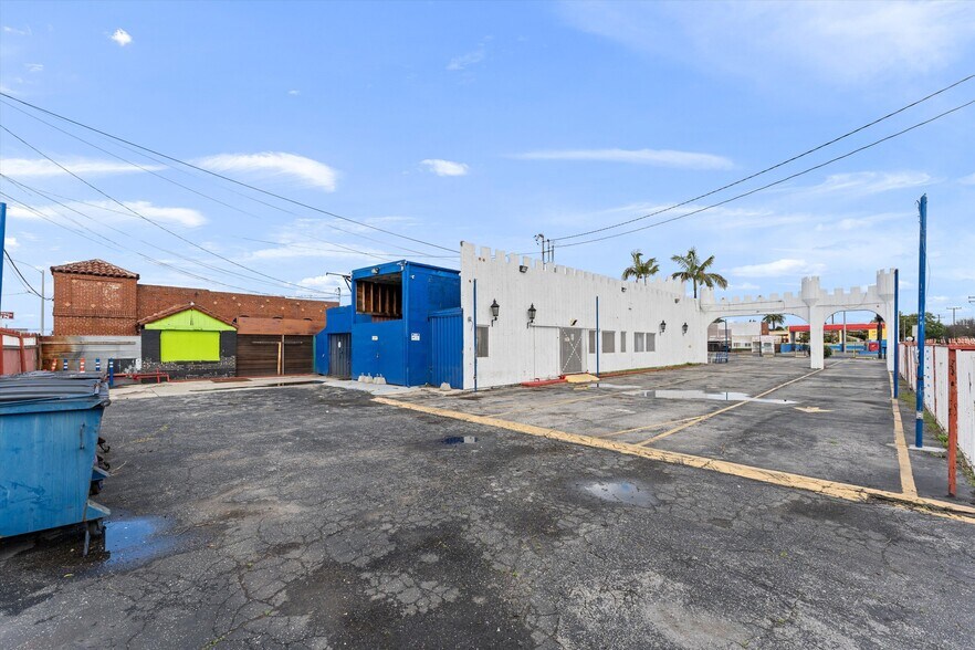 More Photos Of 1500 W Pacific Coast Hwy, Long Beach Carwash For Sale