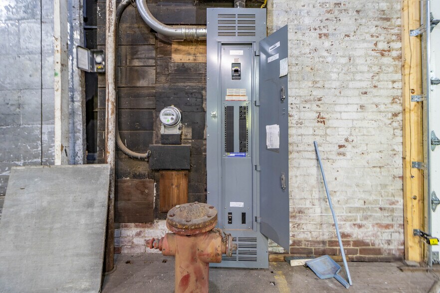 More Photos Of 1275 Budd St, Cincinnati Warehouse For Sale