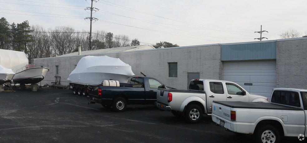 More Photos Of 1439 Montauk Hwy, Oakdale Service For Lease