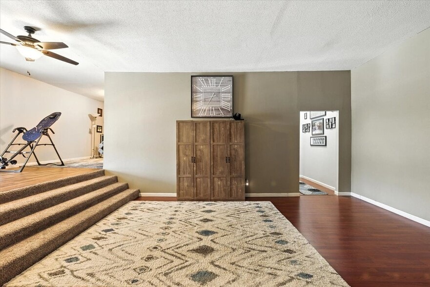 More Photos Of 501-503 Iowa Ave, Essex Storefront Retail Residential For Sale