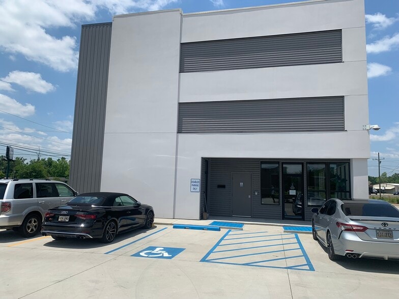 More Photos Of 13430 Leah St, Gonzales Self Storage For Lease