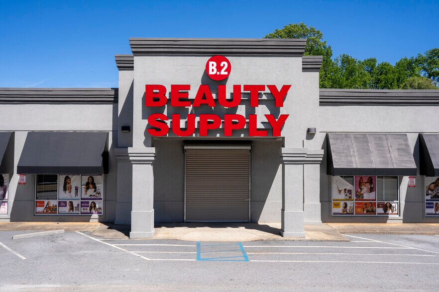 More Photos Of 1184 N Pleasantburg Dr, Greenville Freestanding For Lease