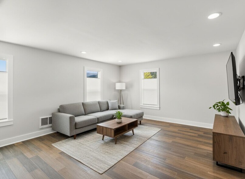 More Photos Of 218 5th Ave, Metaline Falls Storefront Retail Residential For Sale