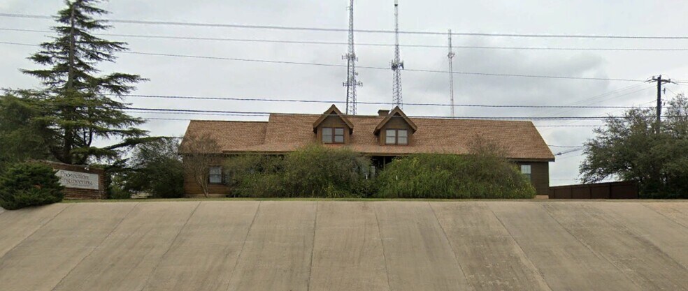 More Photos Of 4225 E Highway 290, Dripping Springs Office For Lease