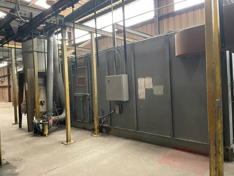 More Photos Of 1801 E College Ave, Mcalester Manufacturing For Lease