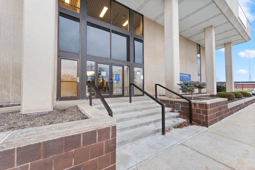 More Photos Of 808 Vale Park Rd, Valparaiso Bank For Sale