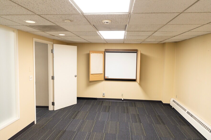 More Photos Of 2-6 N Main St, Wallingford Bank For Lease