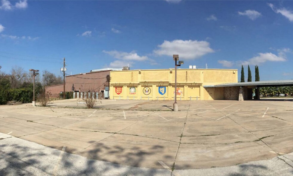 More Photos Of 8110 Springdale Rd, Austin Restaurant For Sale