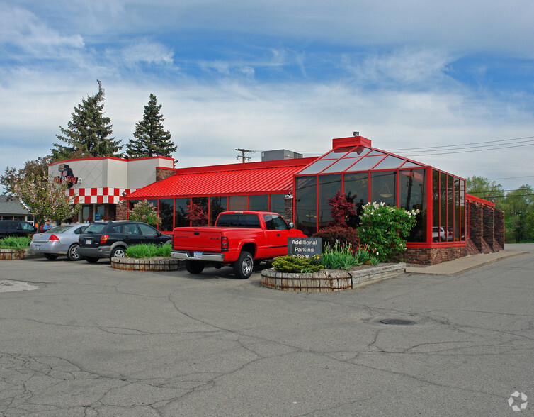 Primary Photo Of 5834 Highland Rd, Waterford Restaurant For Sale