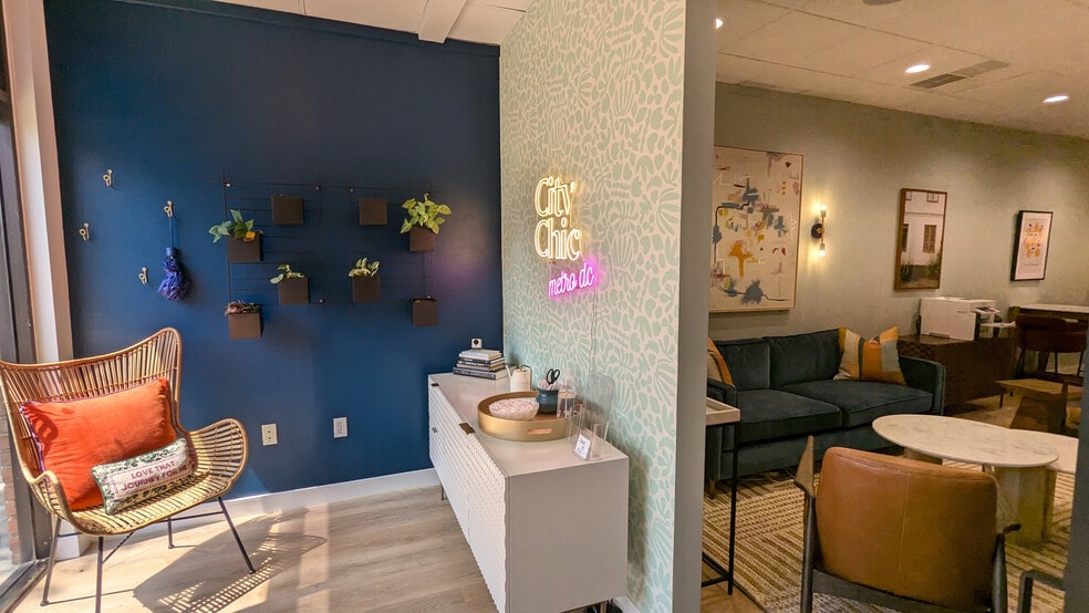 More Photos Of 4801 Wisconsin Ave NW, Washington Office For Sale