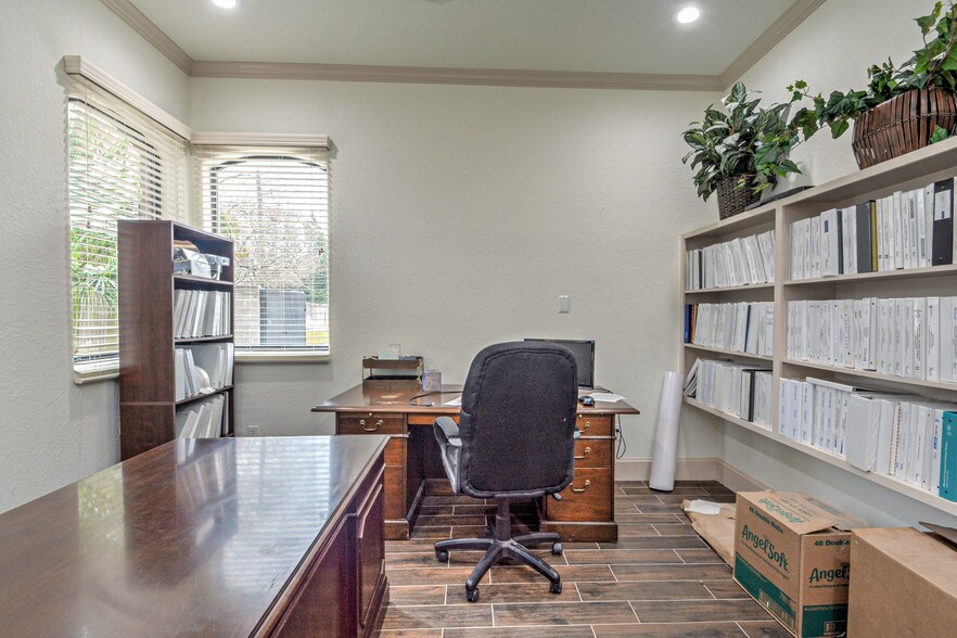 More Photos Of 1842 Snake River Rd, Katy Medical For Sale