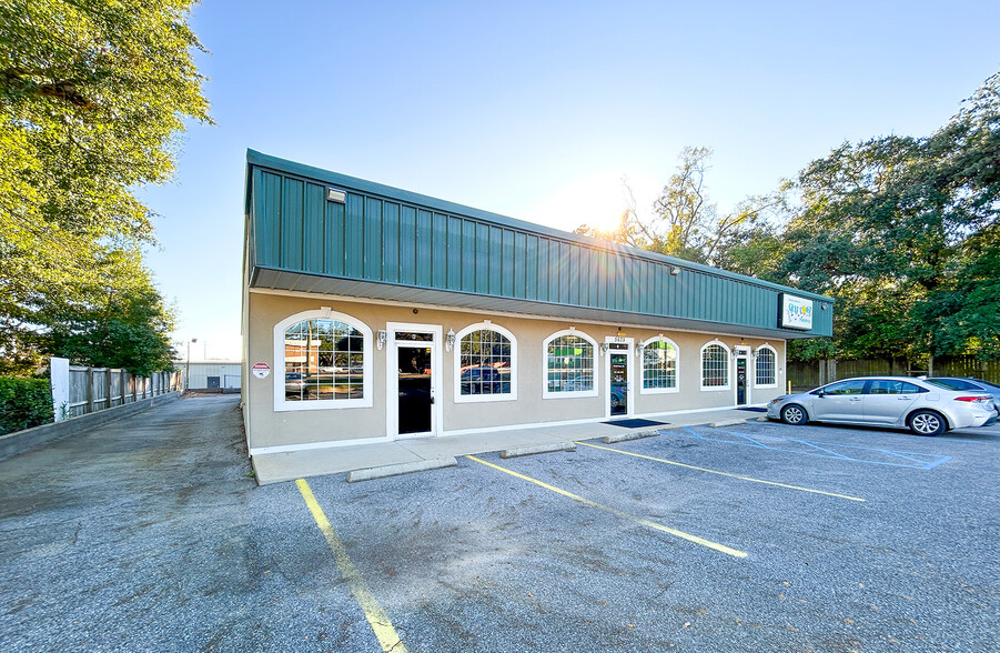 Primary Photo Of 5675 Three Notch Rd, Mobile Office For Lease