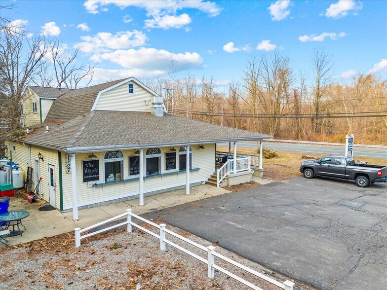 More Photos Of 335 Salmon Brook St, Granby Restaurant For Lease