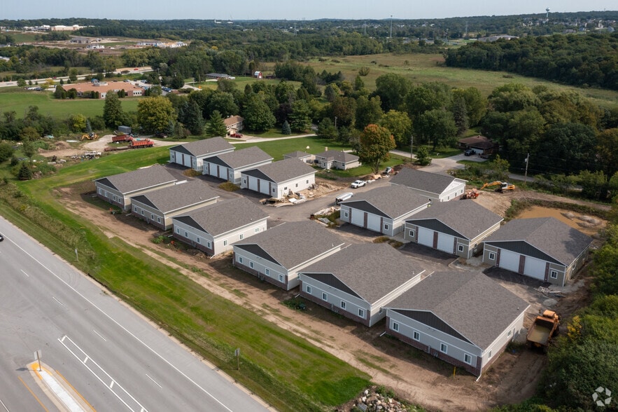 More Photos Of W239S3899 Big Bend Rd, Waukesha Warehouse For Lease