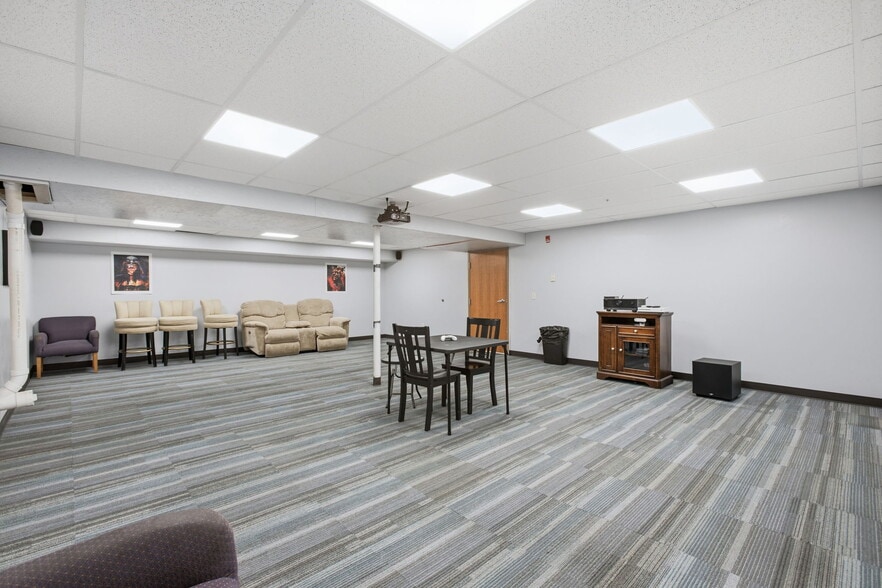 More Photos Of 437 Jefferson Rd, Fremont Shelter For Sale