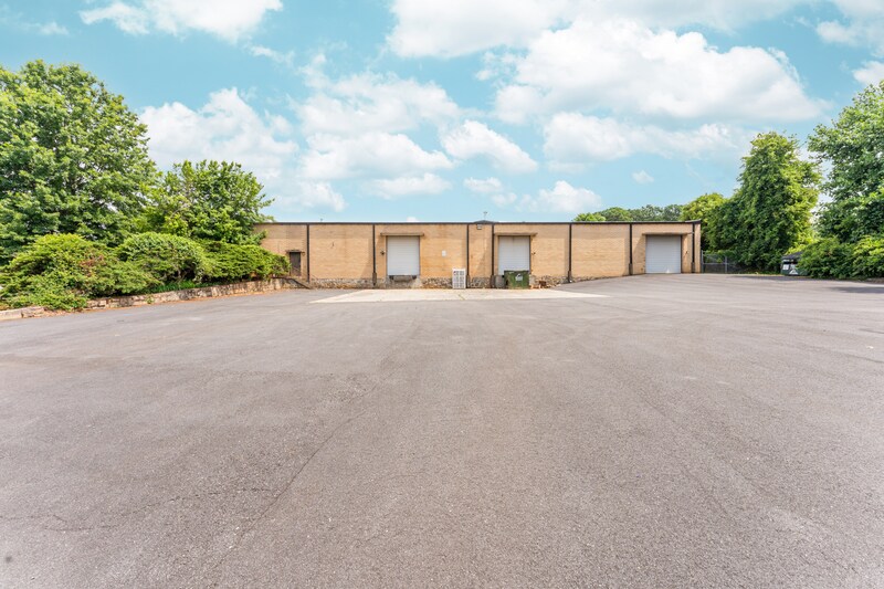 More Photos Of 5622 E Ponce de Leon Ave, Stone Mountain Distribution For Lease