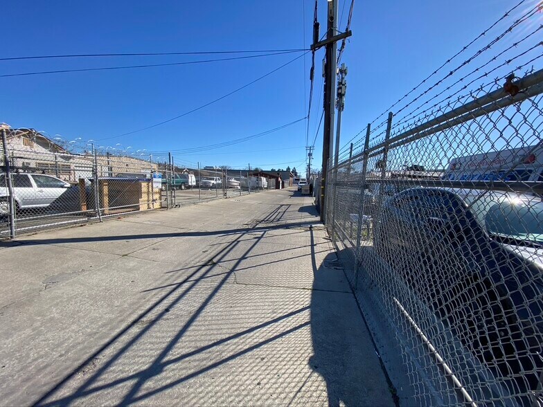 More Photos Of 1224 6th St, Modesto Warehouse For Lease