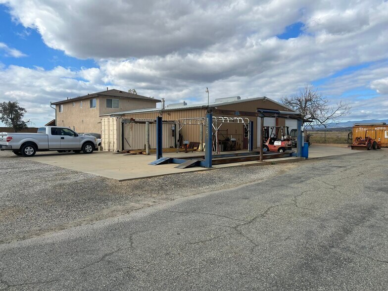 More Photos Of 950 Western Knolls Ave, Beaumont Industrial For Sale