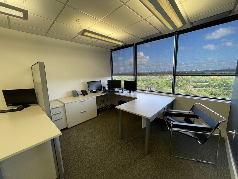 More Photos Of 4770 Biscayne Blvd, Miami Office For Sale