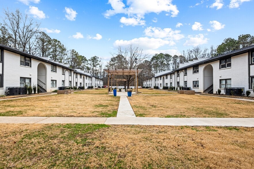 More Photos Of 3164 Cushman Cir SW, Atlanta Apartments For Sale