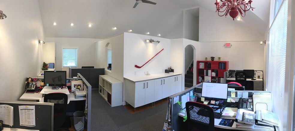 More Photos Of 1223 Walnut St, Cary Office For Lease