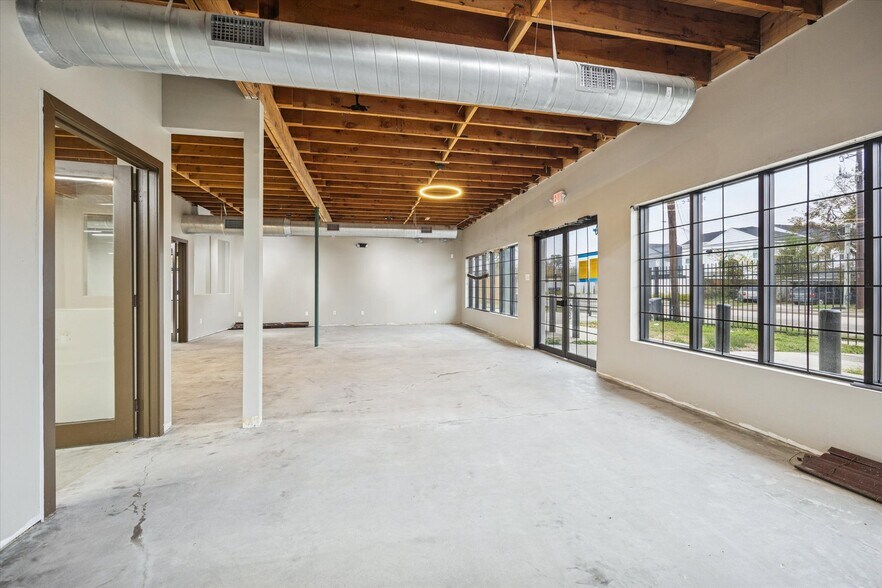 More Photos Of 4901 Yale St, Houston Office For Sale