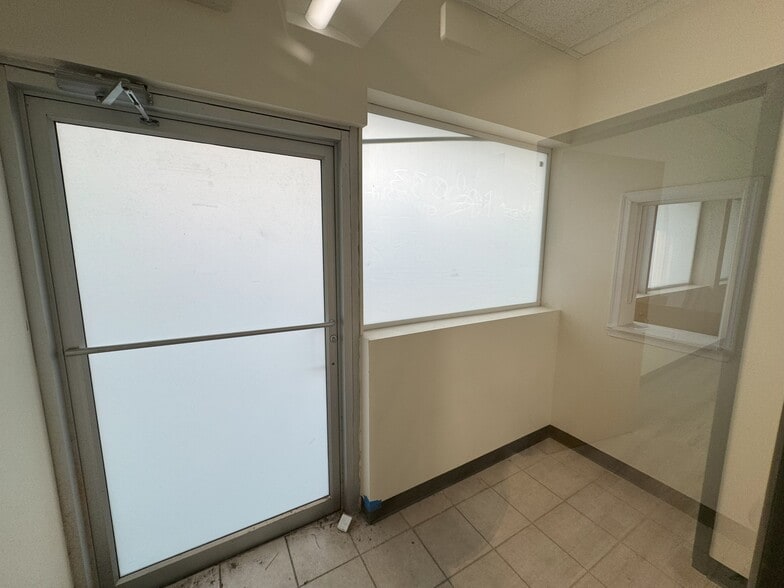 More Photos Of 4446-4450 Park Heights Ave, Baltimore Storefront For Lease