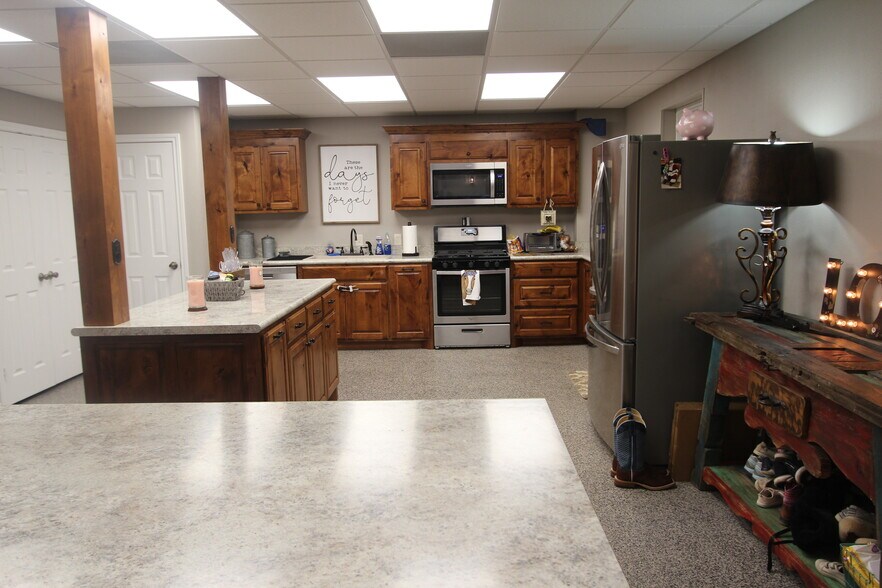 More Photos Of 120 County Road 42000, Paris Trailer Camper Park For Sale