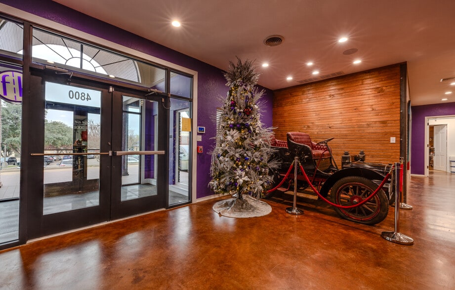 More Photos Of 4800 Bryant Irvin Ct, Fort Worth Office For Sale