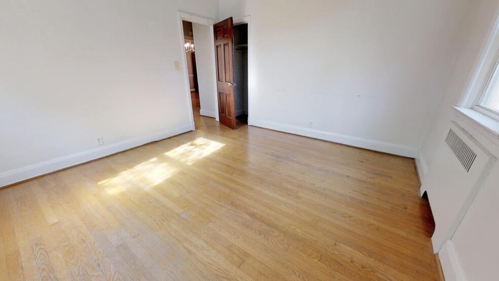 More Photos Of 310 Gittings Ave, Baltimore Apartments For Sale