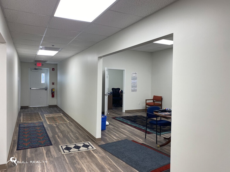 More Photos Of 210 E Lukken Industrial Dr, Lagrange Warehouse For Lease