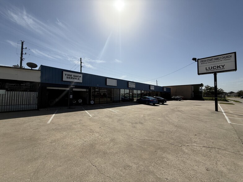 More Photos Of 527 Barren Springs Dr, Houston Storefront Retail Office For Lease