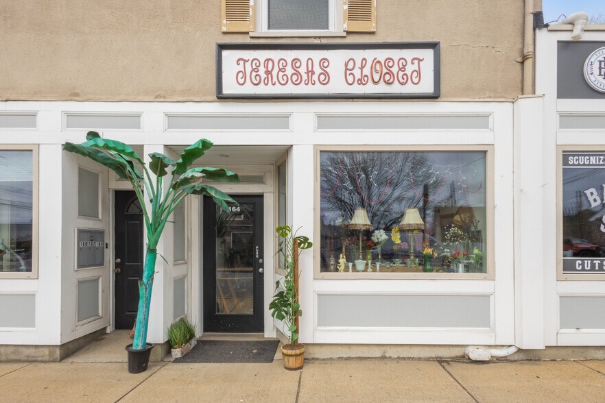 More Photos Of 164 Main St, Woburn Storefront Retail Residential For Lease