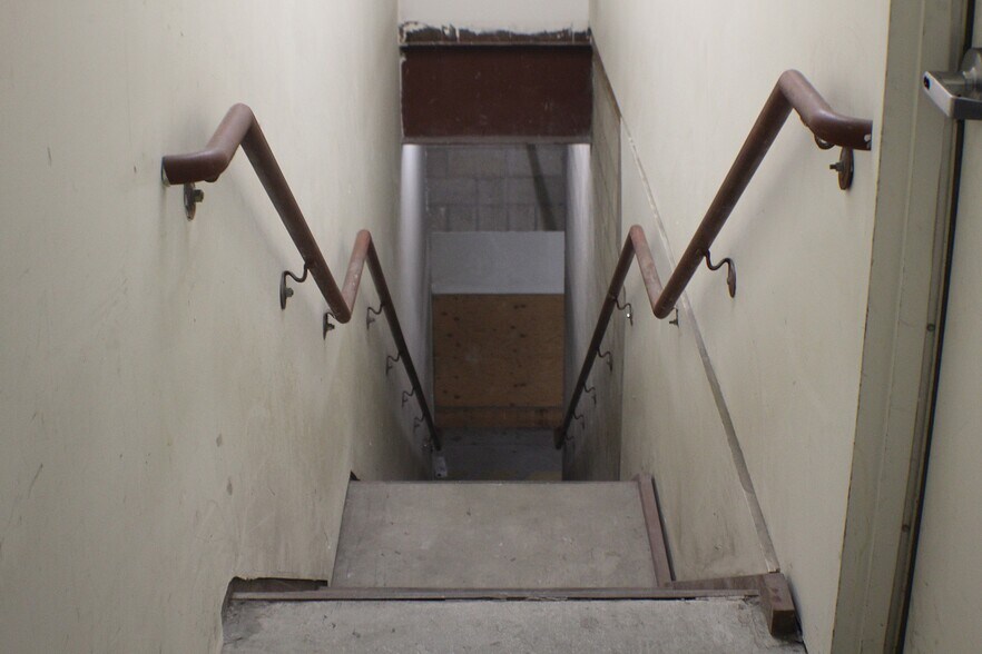 More Photos Of 869 W Florida Ave, Hemet Unknown For Lease