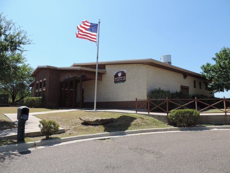 More Photos Of 5119 Fairfield Dr, Laredo Restaurant For Lease