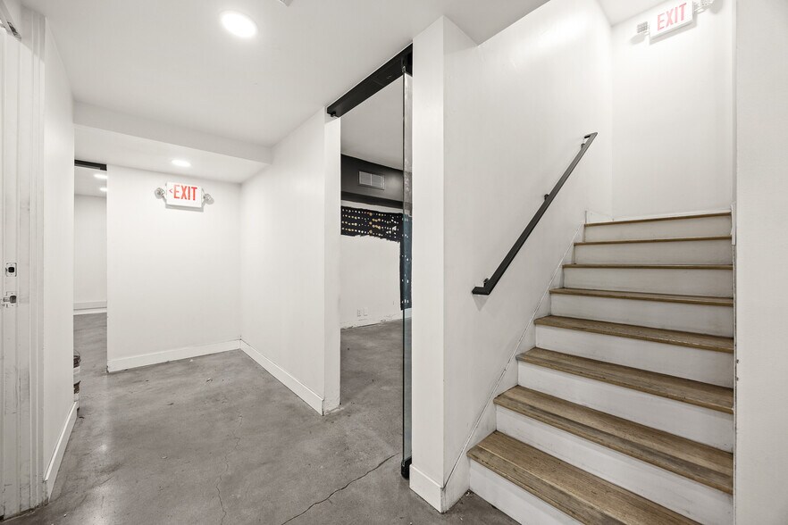 More Photos Of 2702 Saint Louis Ave, Signal Hill Warehouse For Lease