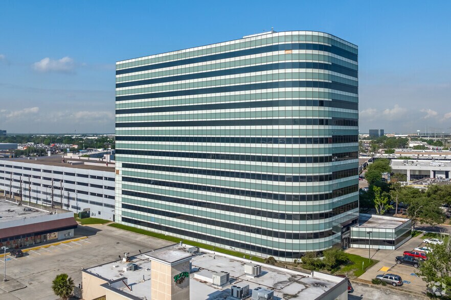 More Photos Of 400 N Sam Houston Pky E, Houston Office For Lease