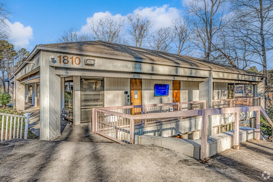 More Photos Of 1800 Water Pl SE, Atlanta Office For Sale