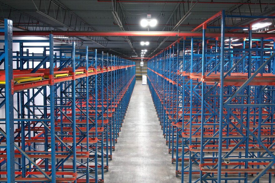 More Photos Of 17-09 Zink Pl, Fair Lawn Manufacturing For Lease