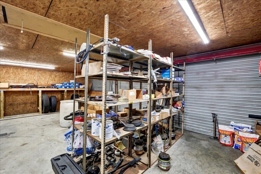 More Photos Of 133 W Blue Lick Rd, Shepherdsville Auto Repair For Sale